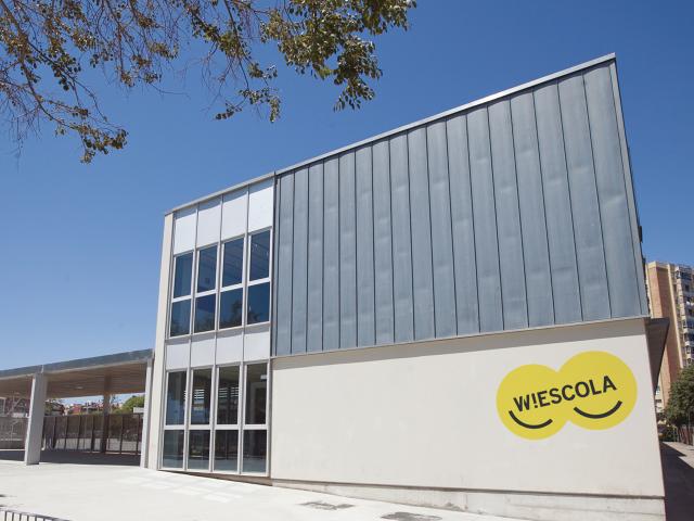 façana logo wescola viladecans fibra optica