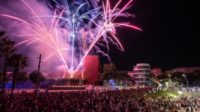 Els focs artificials a l'ATRIUM segellaven la 35ª edició del Festival